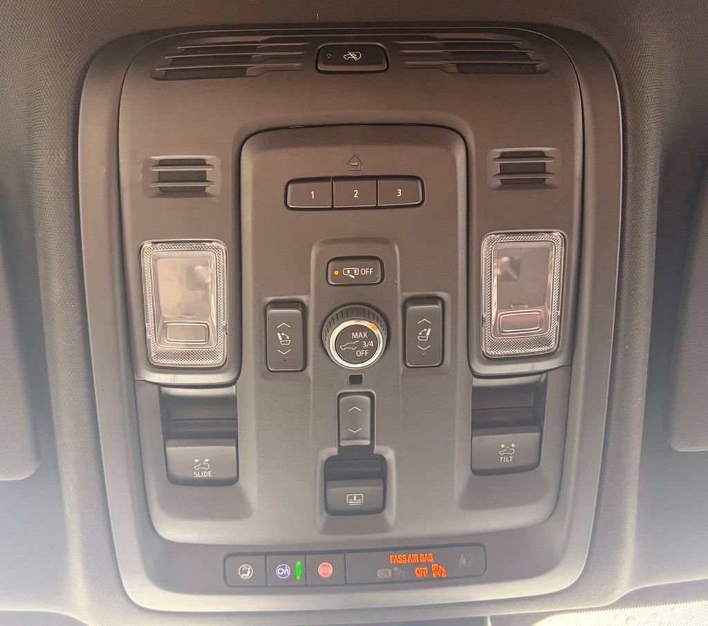 Used 2024 GMC Yukon XL Denali Ultimate w/ LPO, Floor Liner Package AWD/4WD image 31