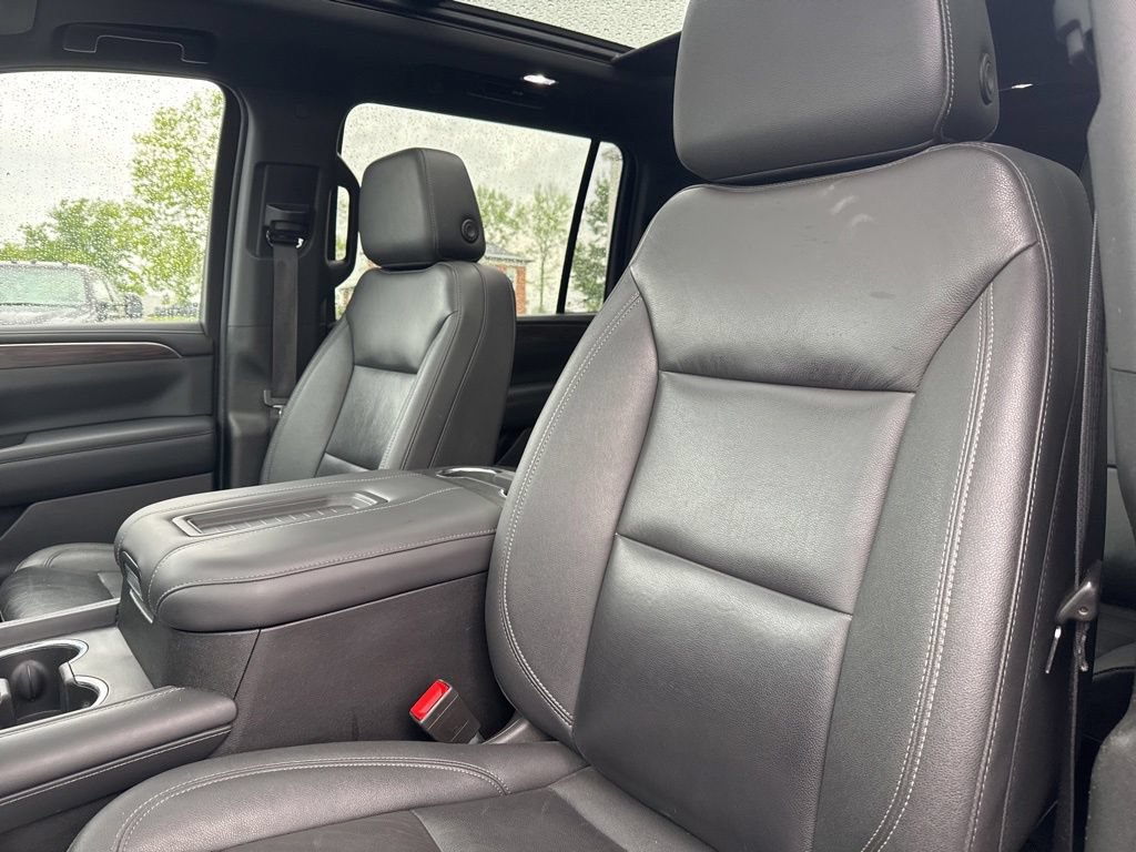 Used 2022 Chevrolet Suburban Z71 w/ Luxury Package AWD/4WD image 29