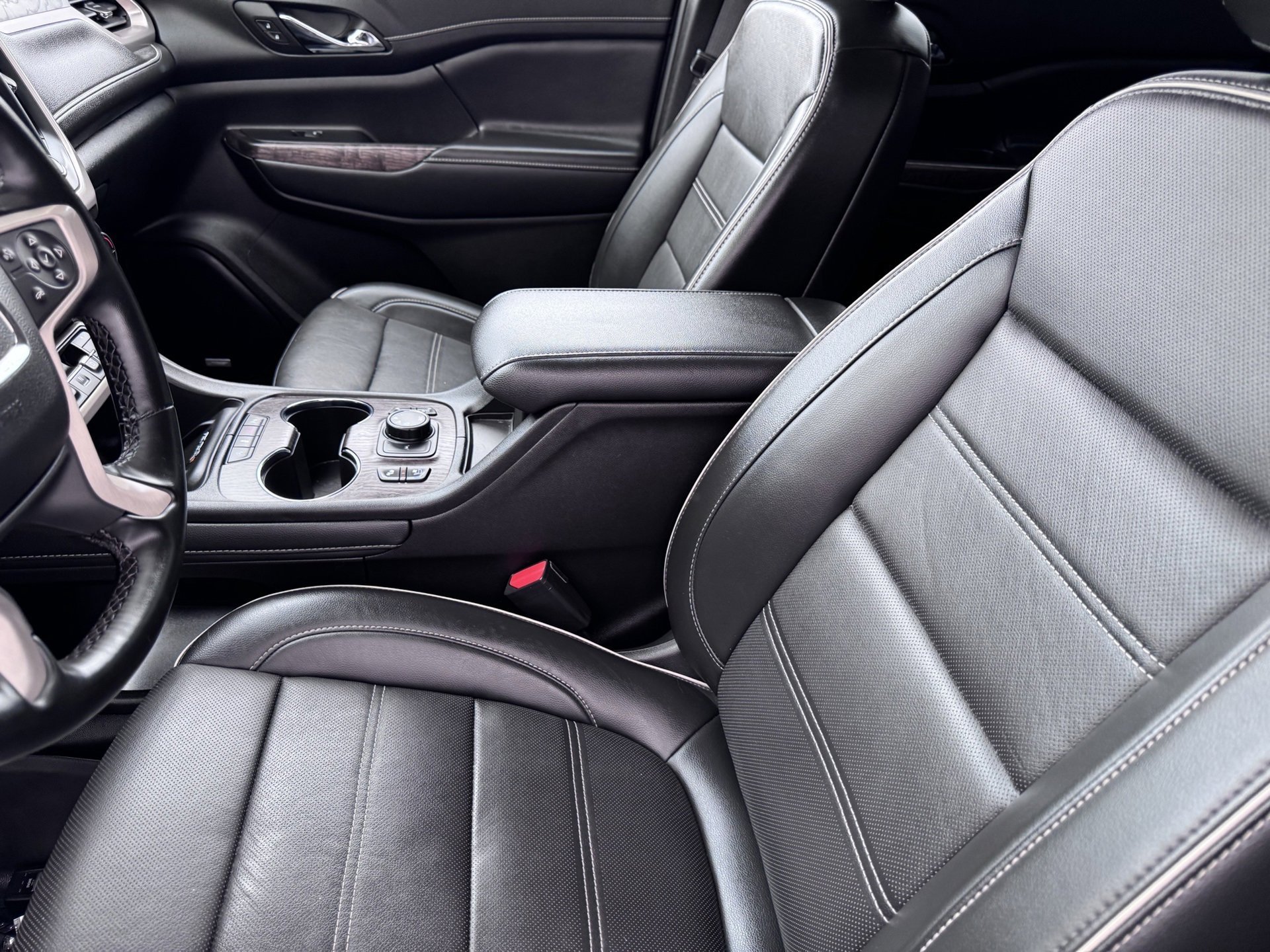 Used 2023 GMC Acadia Denali image 21