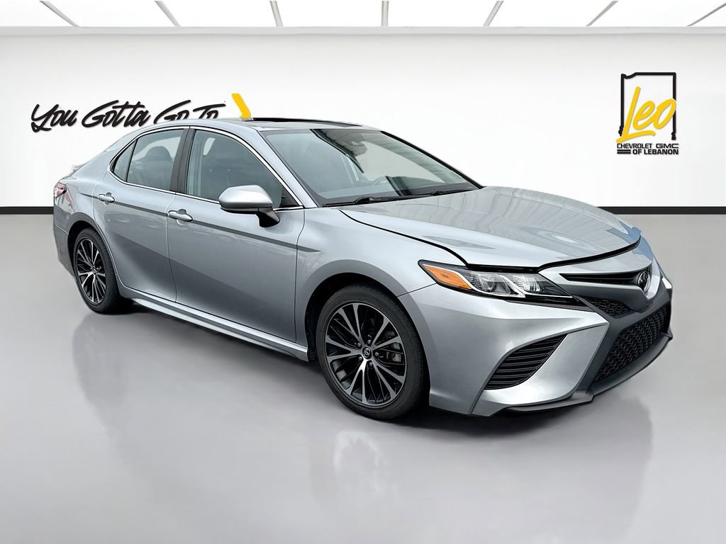 Used 2020 Toyota Camry SE image 3
