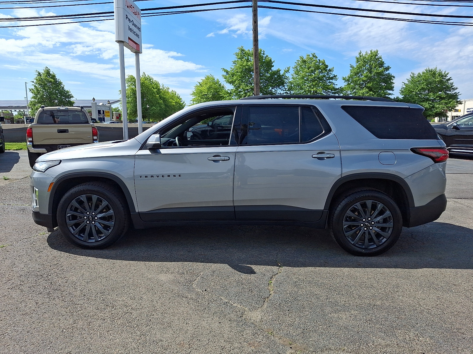 Used 2023 Chevrolet Traverse RS w/ LPO, Floor Liner Package AWD/4WD image 4