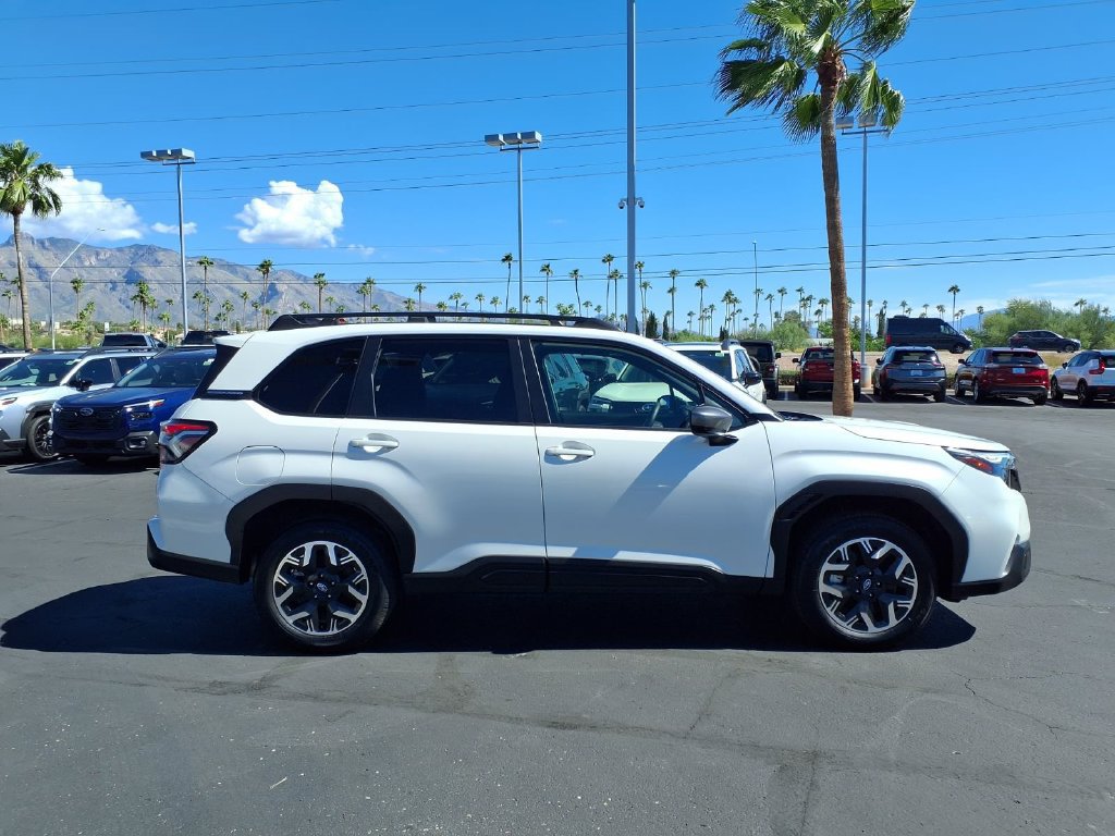 Used 2025 Subaru Forester Premium AWD/4WD image 9