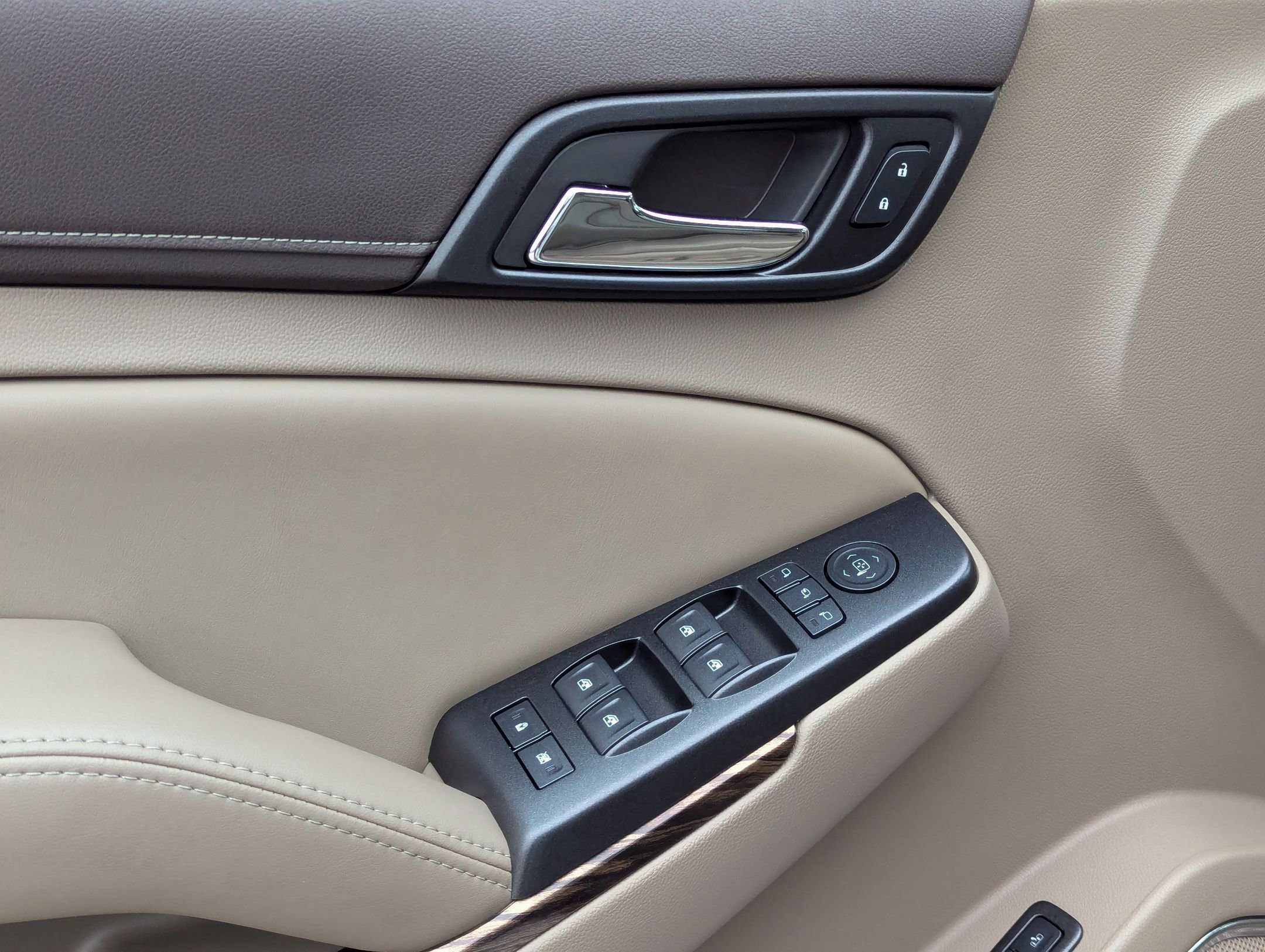 Used 2016 GMC Yukon SLT w/ Open Road Package image 11