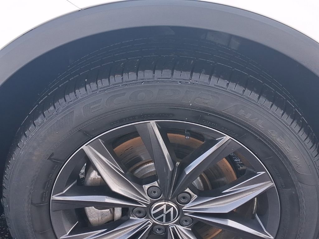 Used 2023 Volkswagen Tiguan SE image 10