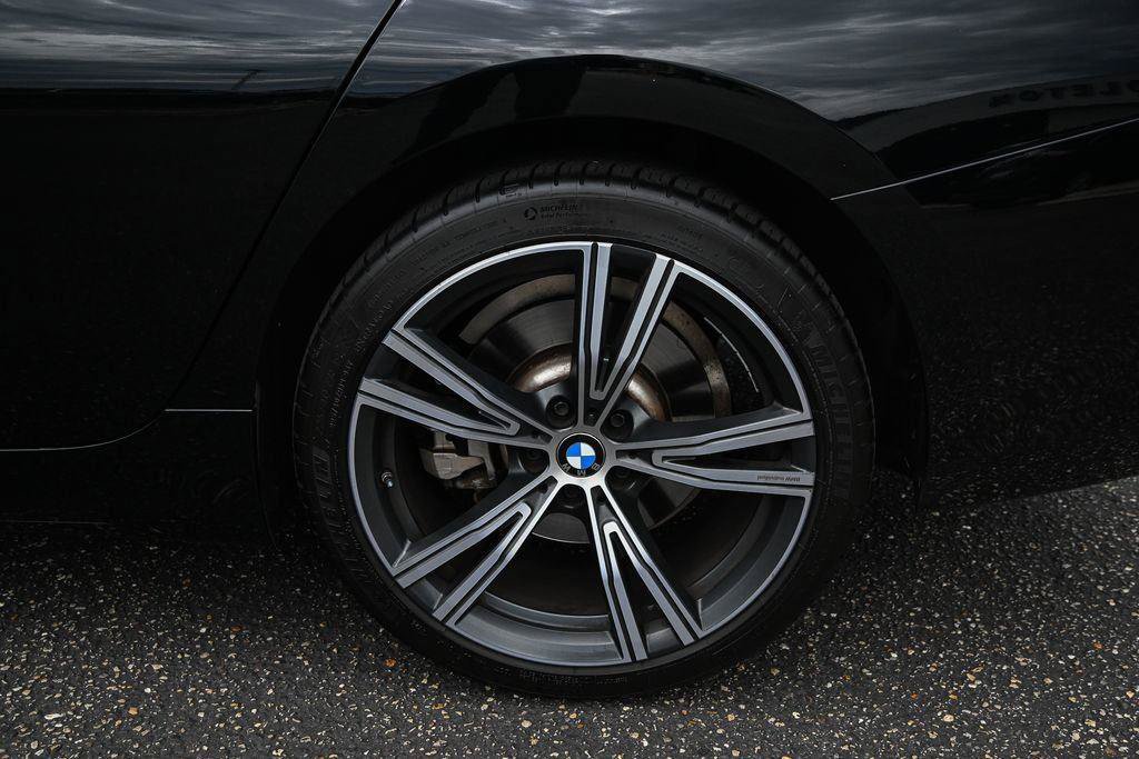 Used 2023 BMW 330i xDrive Sedan w/ Premium Package AWD/4WD image 13
