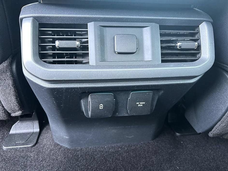 Used 2022 Ford F150 Lightning Lariat AWD/4WD image 23