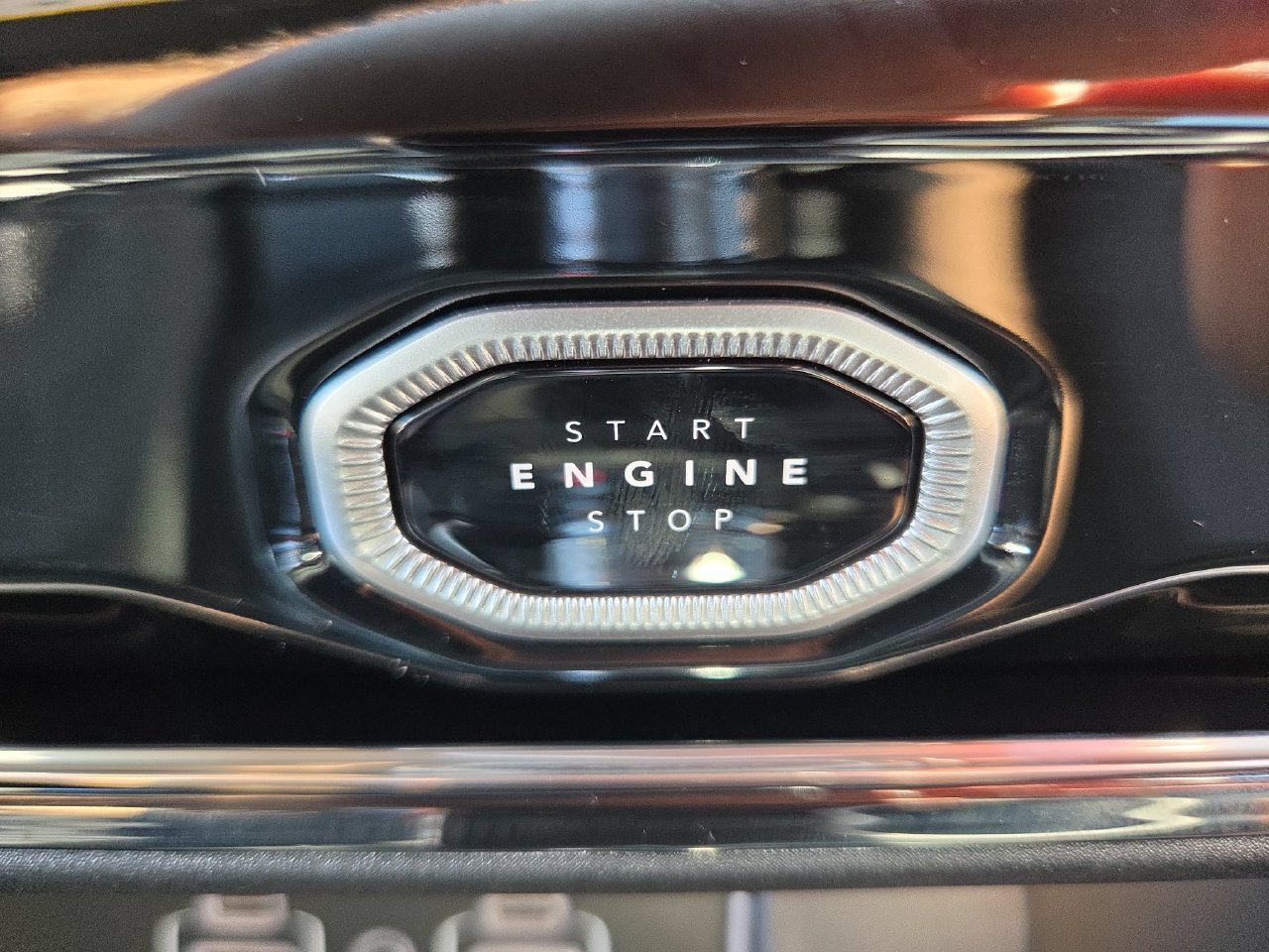 New 2027 Jeep Grand Cherokee Limited AWD/4WD image 12