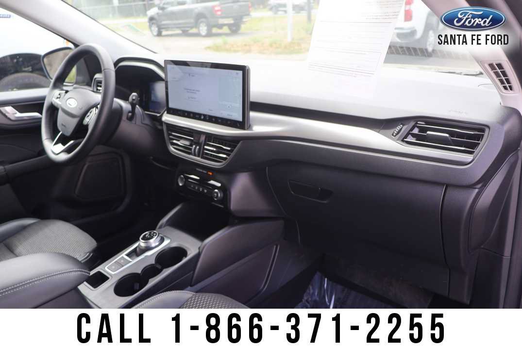 Used 2025 Ford Escape SE FWD image 25