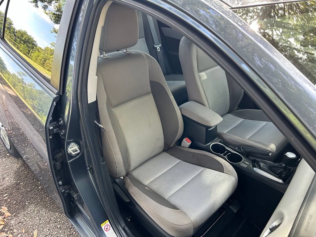 Used 2019 Toyota Corolla LE FWD image 16