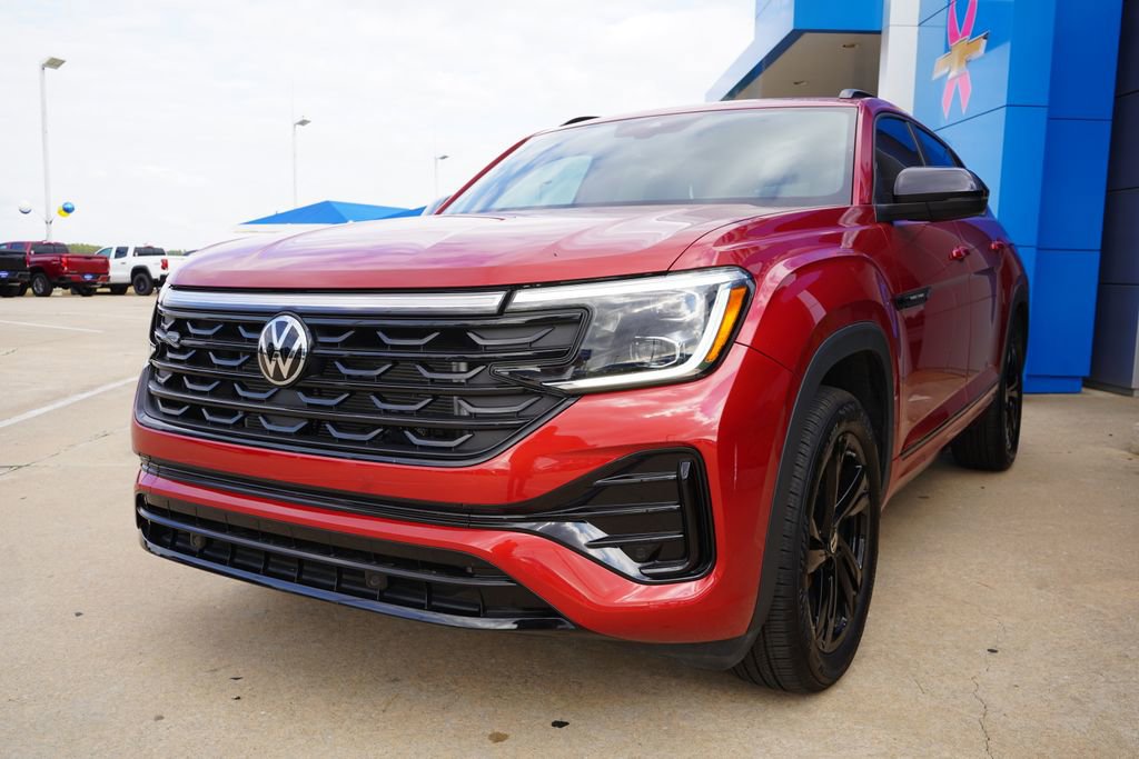 Used 2025 Volkswagen Atlas Cross Sport SEL R-Line image 4