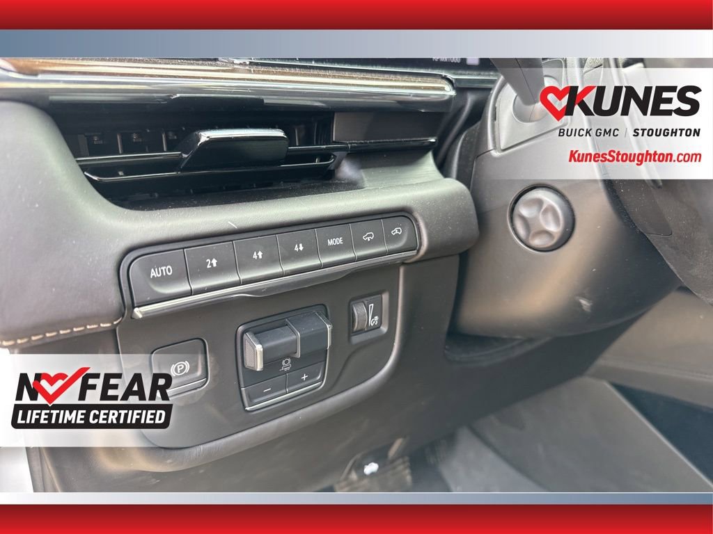 Used 2024 Cadillac Escalade ESV Sport Platinum w/ LPO, ONYX Package image 21