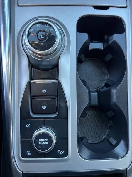 Used 2021 Ford Explorer XLT w/ Equipment Group 202A image 19
