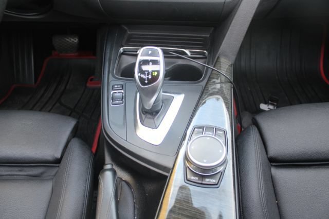 Used 2018 BMW 330i Sedan w/ Convenience Package RWD image 14