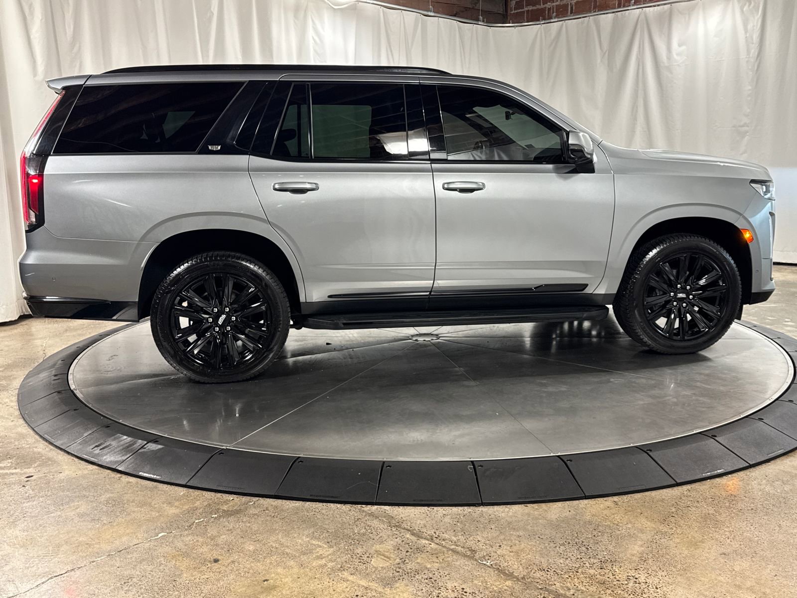 Used 2024 Cadillac Escalade Sport AWD/4WD image 6