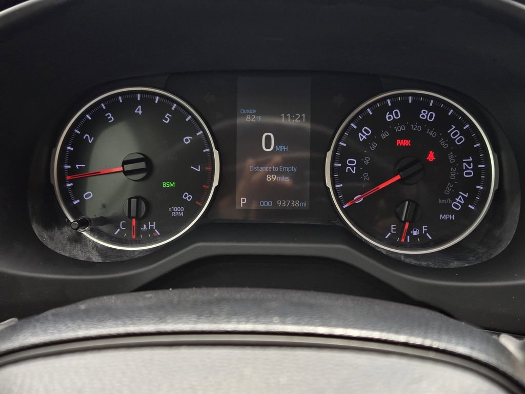 Used 2019 Toyota RAV4 XLE w/ Convenience Package FWD image 6