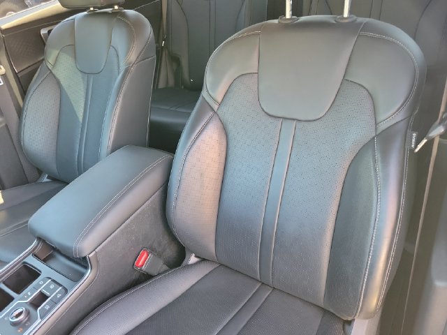 Used 2025 Kia Sorento EX AWD/4WD image 14