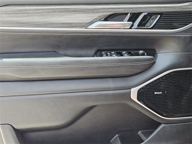 Used 2023 Jeep Wagoneer Series III w/ Premium Group I image 23