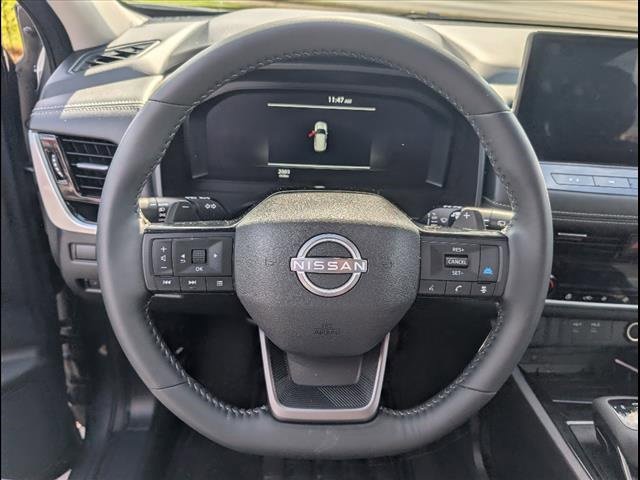 Used 2025 Nissan Rogue SL image 7