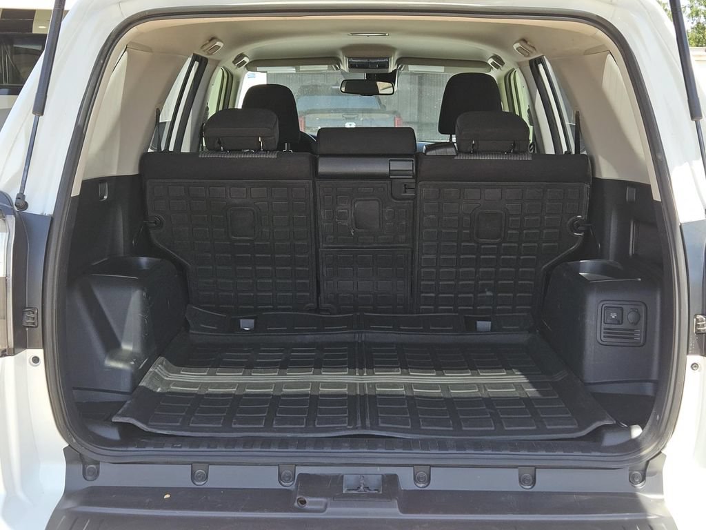 Used 2023 Toyota 4Runner SR5 AWD/4WD image 10