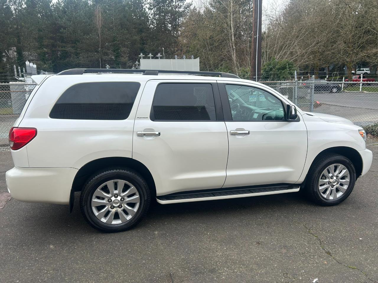 Used 2016 Toyota Sequoia Platinum AWD/4WD image 4