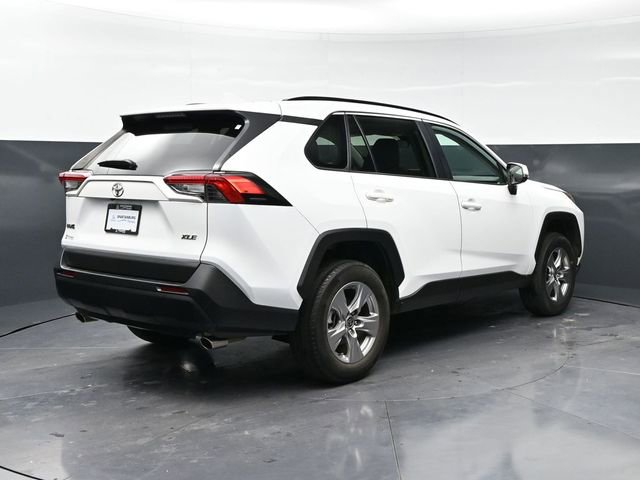 Used 2022 Toyota RAV4 XLE w/ Convenience Package image 5