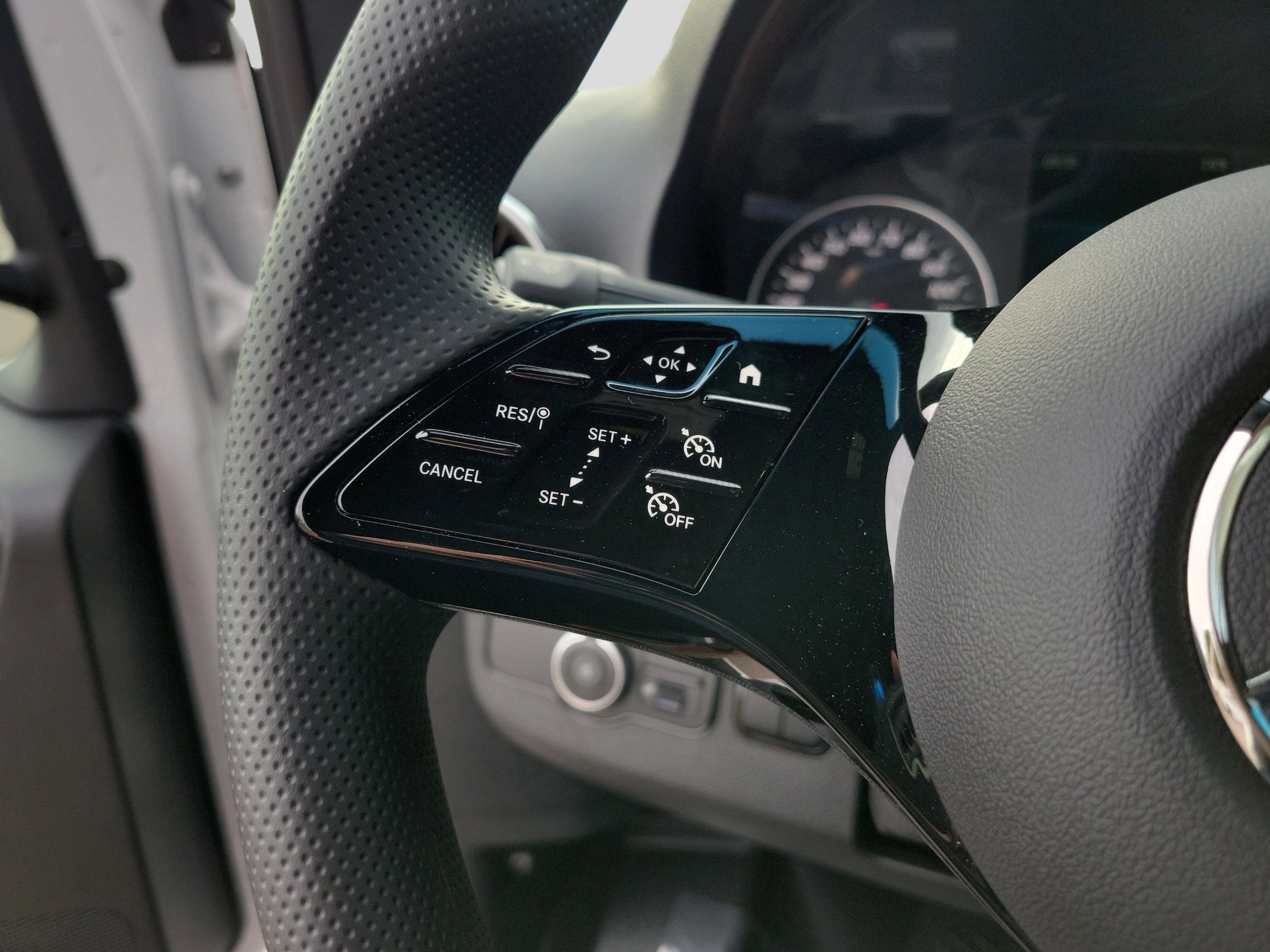 Used 2025 Mercedes-Benz Sprinter 2500 image 36