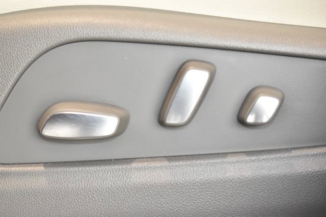 Used 2022 Cadillac XT5 Premium Luxury w/ LPO, Floor Liner Package AWD/4WD image 21