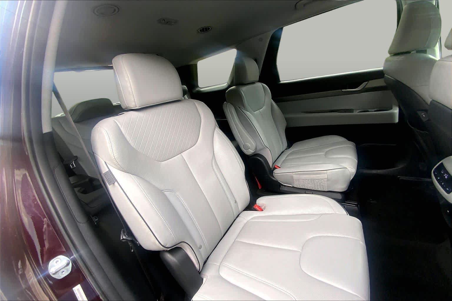 Used 2025 Hyundai Palisade SEL FWD image 19
