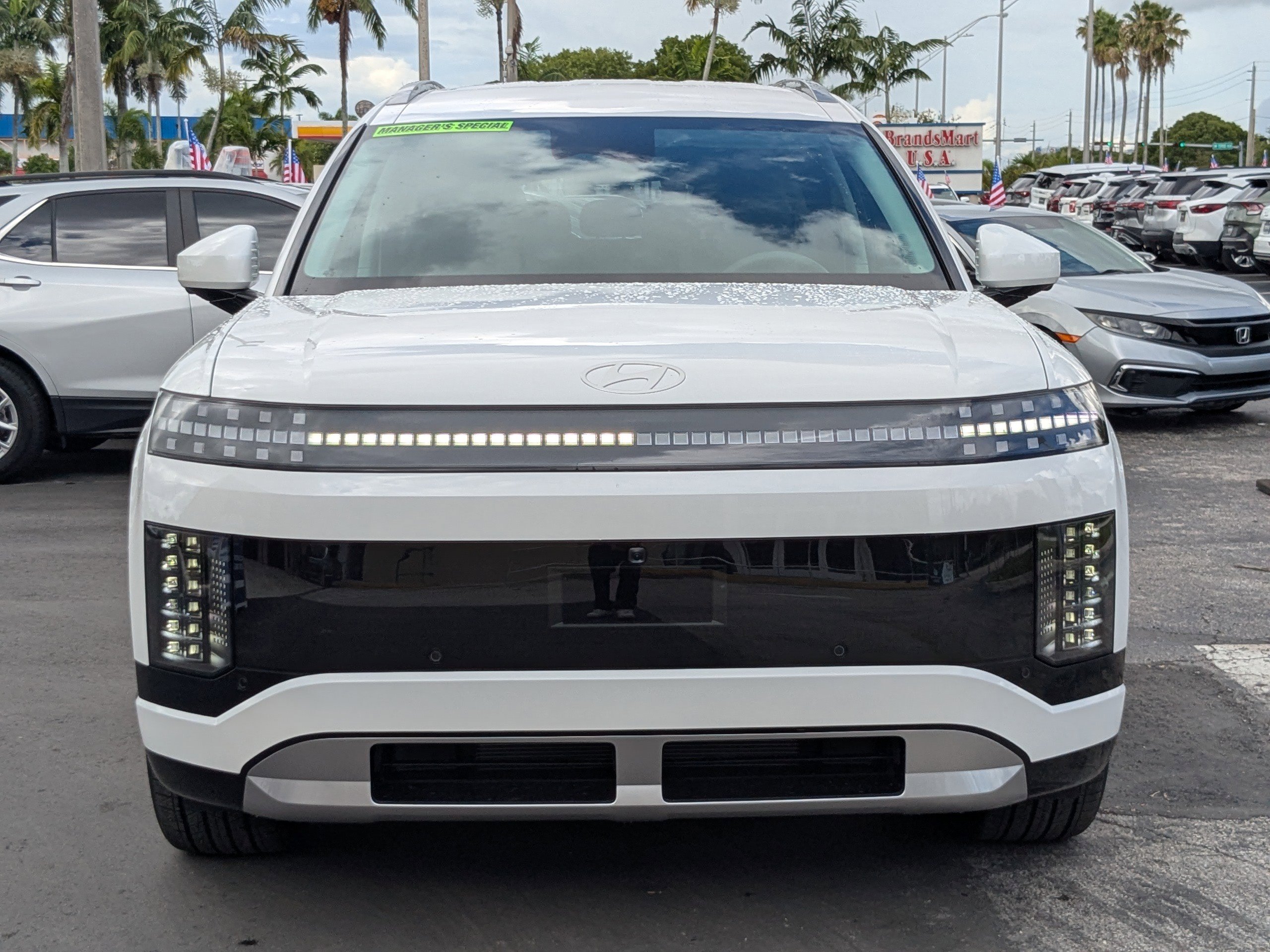 New 2026 Hyundai Ioniq 9 SEL image 2