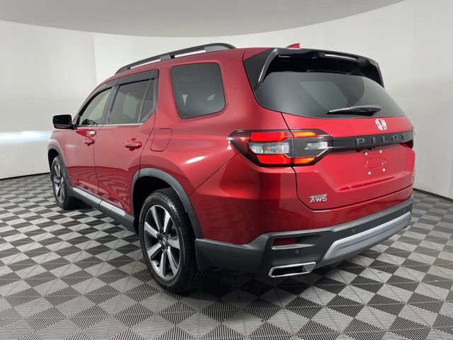 Used 2025 Honda Pilot Touring image 7