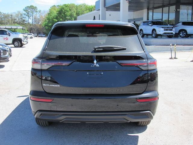New 2026 Mitsubishi Outlander ES image 4
