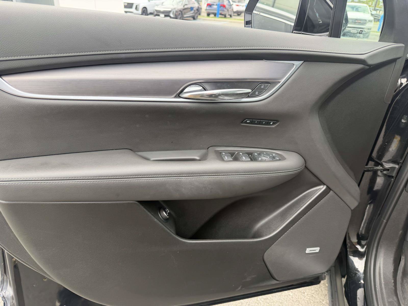 Certified 2024 Cadillac XT6 Luxury w/ LPO, Floor Liner Package AWD/4WD image 17