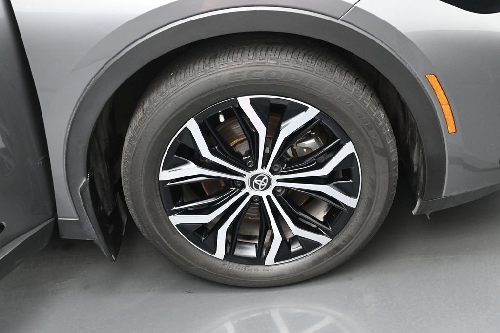Certified 2024 Toyota Crown AWD/4WD image 42