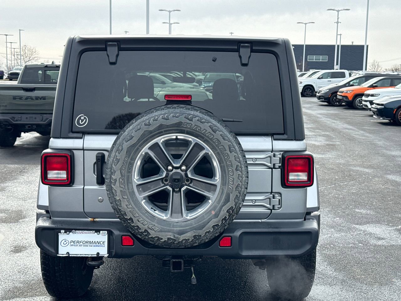 Used 2018 Jeep Wrangler Unlimited Sahara w/ Uconnect 4C Nav & Sound Group image 4