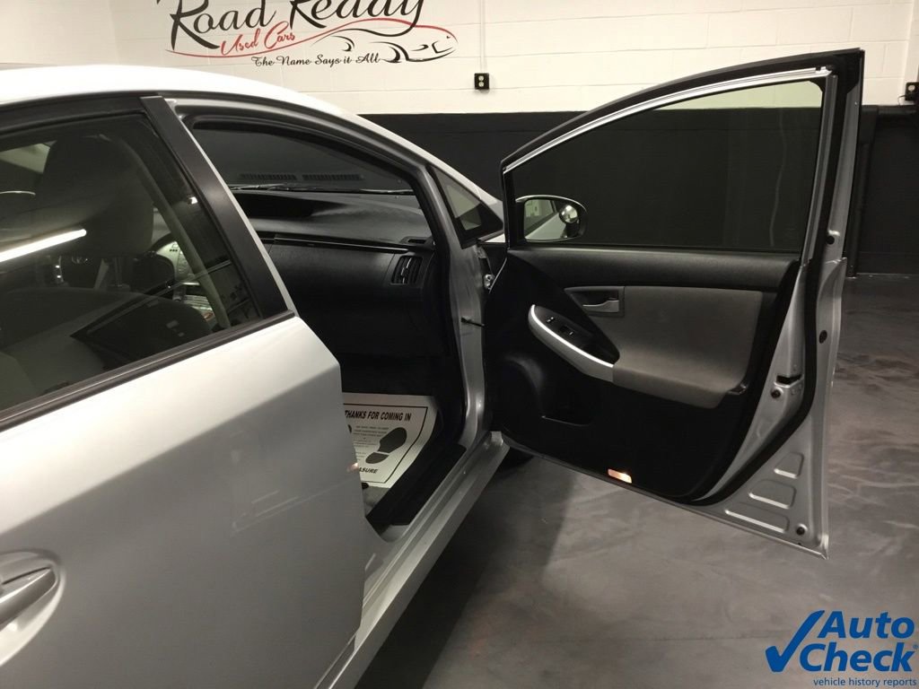 Used 2015 Toyota Prius Three w/ Solar Roof Package image 42