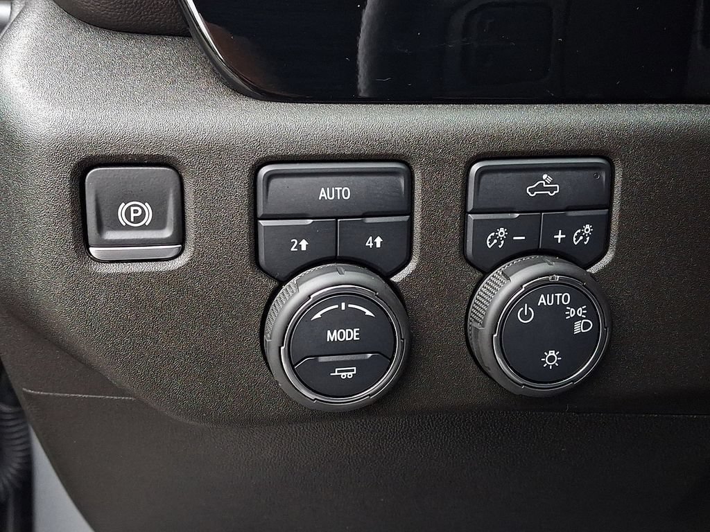 Used 2024 Chevrolet Silverado 1500 LT AWD/4WD image 25