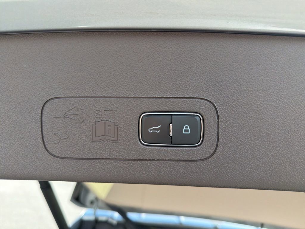 Used 2023 Lincoln Aviator Reserve w/ Elements Package Plus image 18