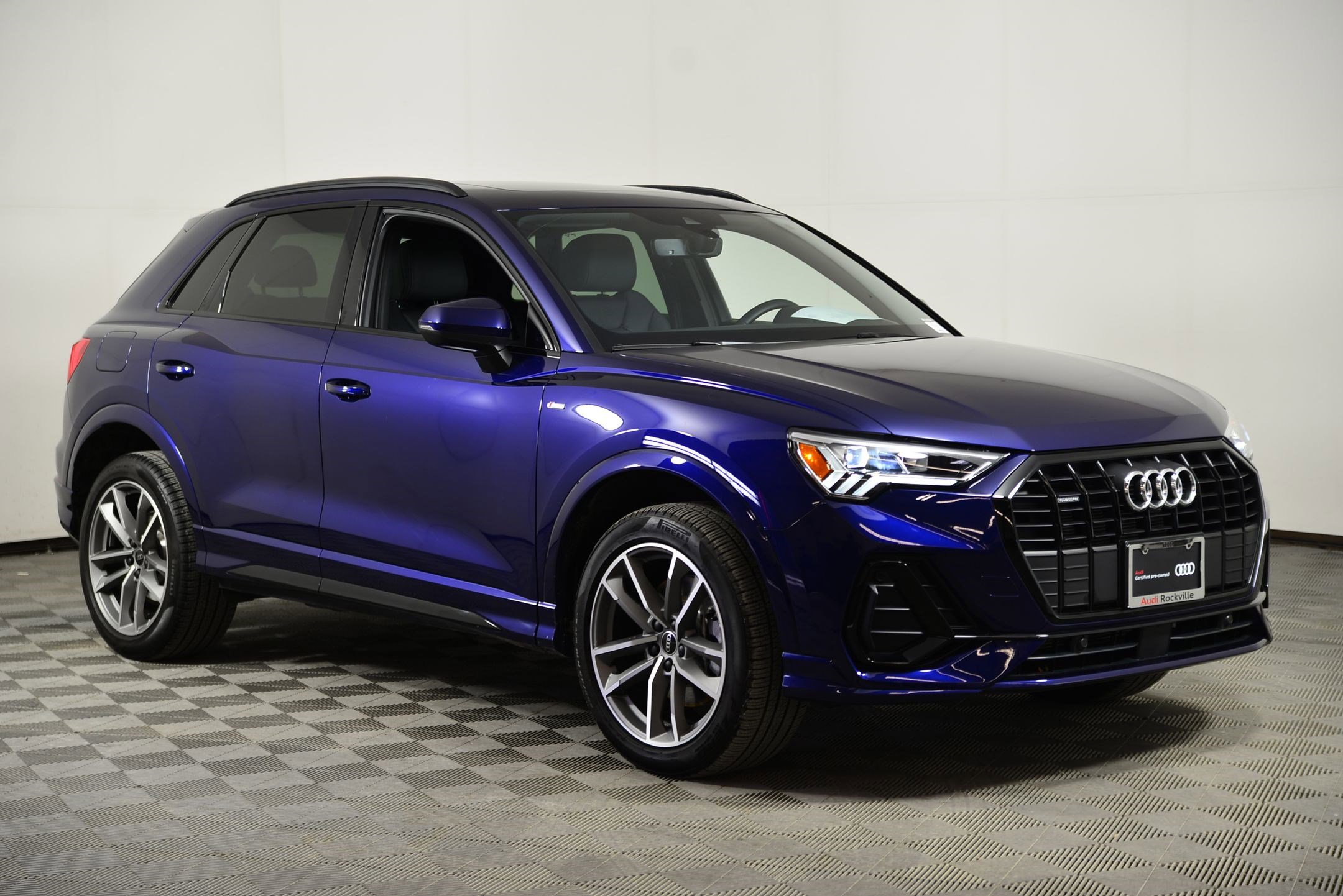 Certified 2025 Audi Q3 2.0T Premium w/ Convenience Package image 6