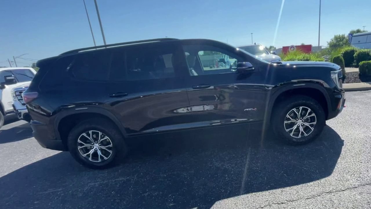 Certified 2026 GMC Acadia AT4 w/ Super Cruise Package AWD/4WD image 2