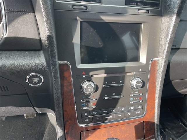 Used 2017 Lincoln Navigator Select image 6