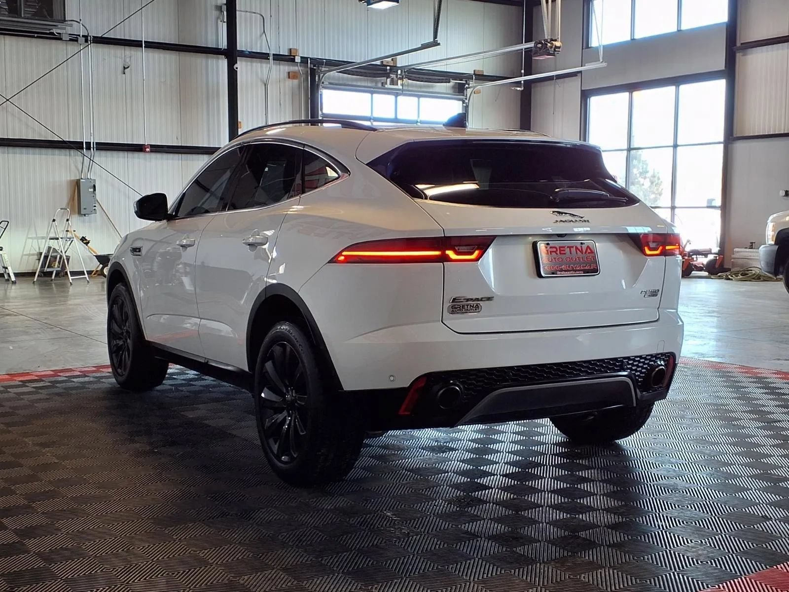 Used 2020 Jaguar E-PACE SE AWD/4WD image 4