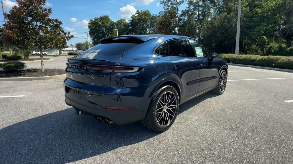 New 2025 Porsche Cayenne Coupe image 8