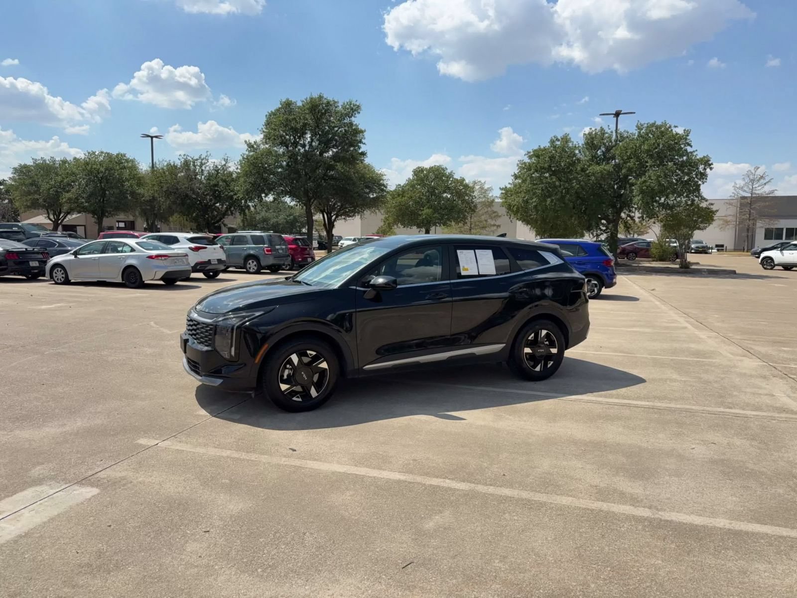 Used 2026 Kia Sportage LX FWD image 8