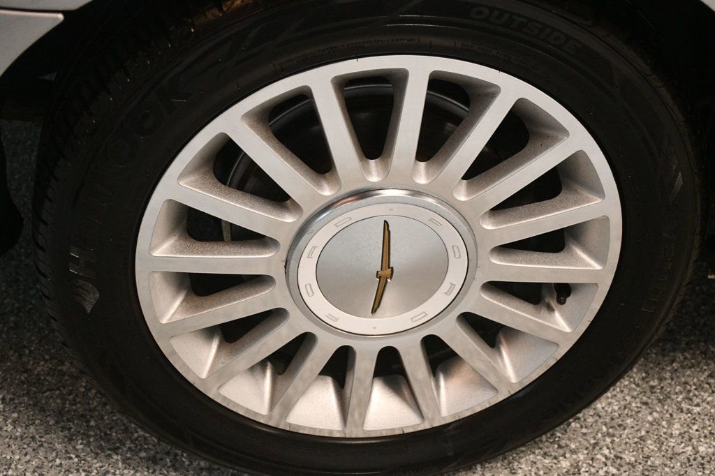 Used 2004 Ford Thunderbird RWD image 18