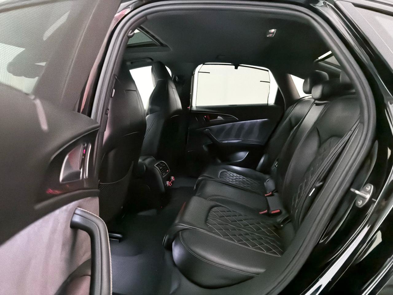 Used 2017 Audi S6 Prestige w/ S6 Sport Package AWD/4WD image 26