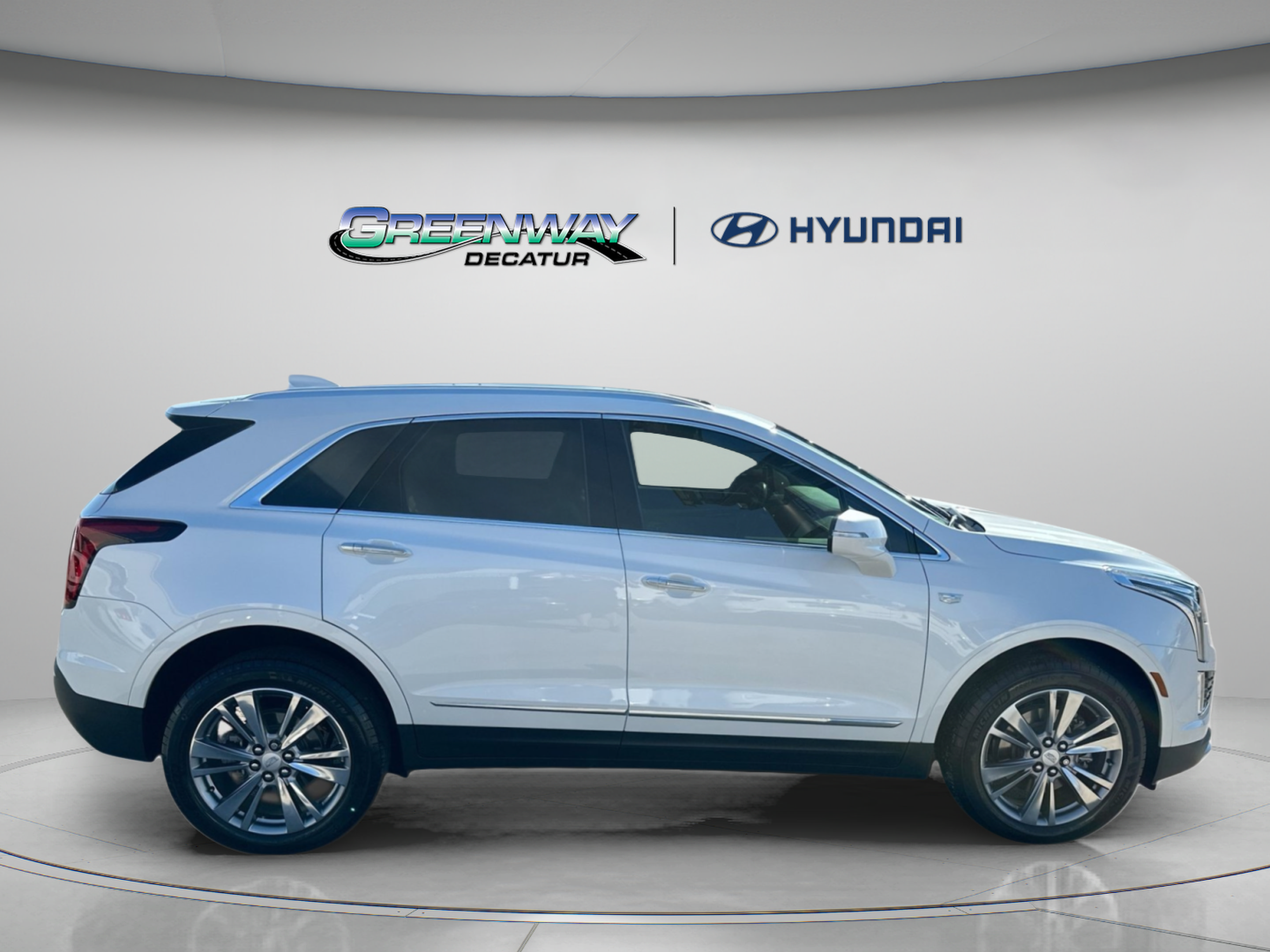 Used 2023 Cadillac XT5 Premium Luxury FWD image 9