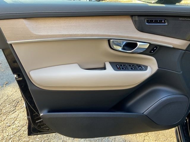 New 2026 Volvo XC90 B6 Ultra image 12