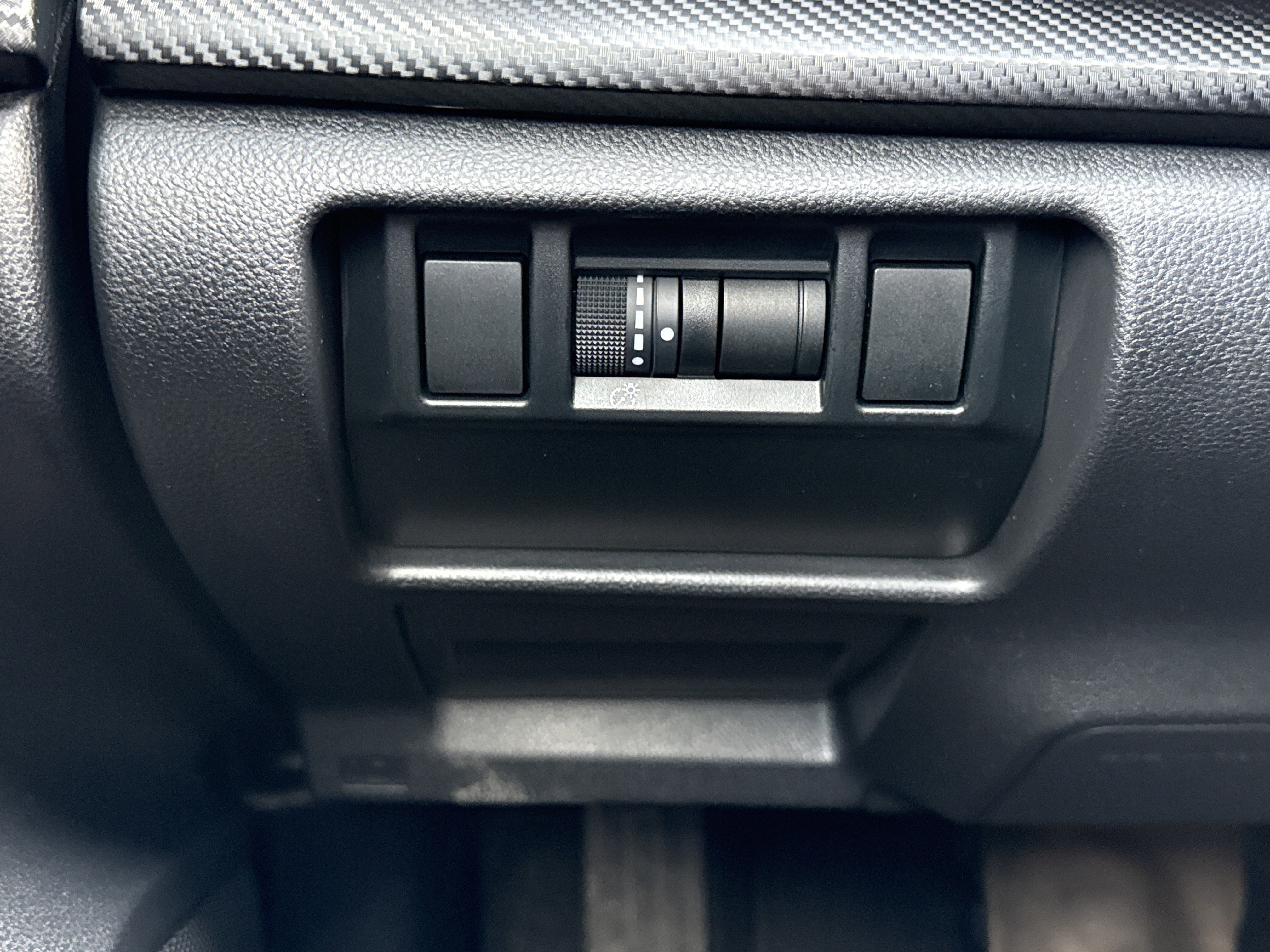 Used 2024 Subaru Crosstrek 2.0i Premium w/ Crosstrek Mirror Package image 34