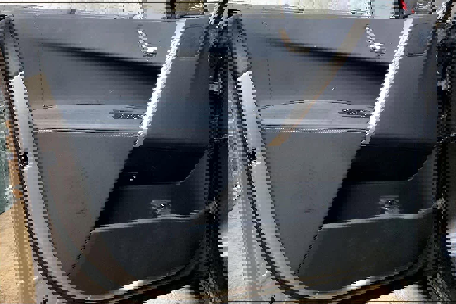 Used 2023 BMW iX xDrive50 image 25