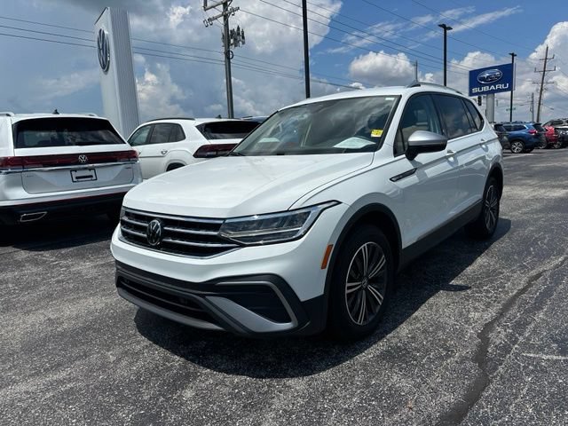 Used 2024 Volkswagen Tiguan Wolfsburg Edition FWD image 3